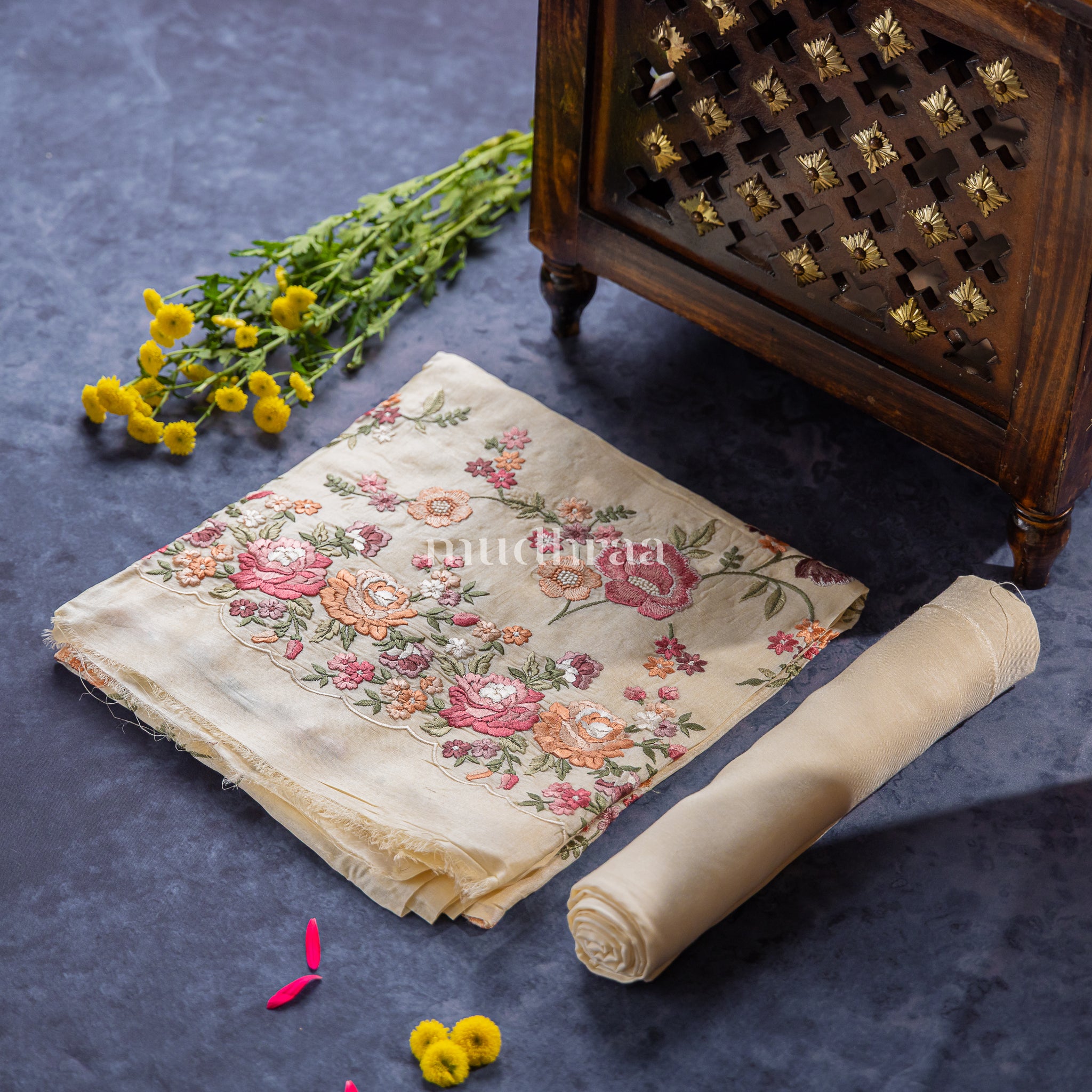 IVORY PARSI TUSSAR SUIT SET