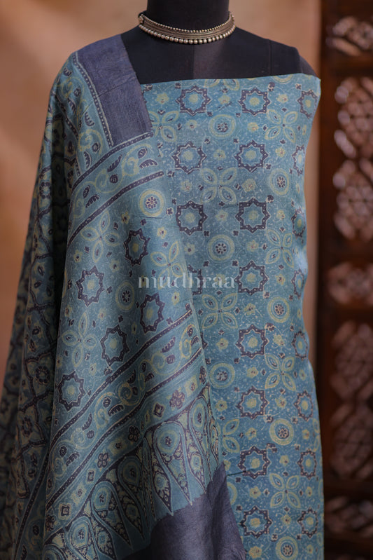 ASH AJRAKH TUSSAR SUIT