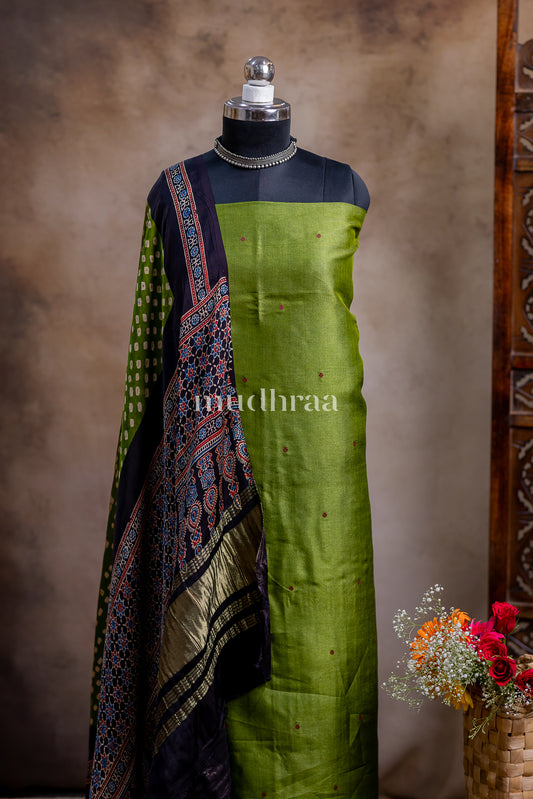 BRIGHT MOSS EMBROIDERED TUSSAR SUIT