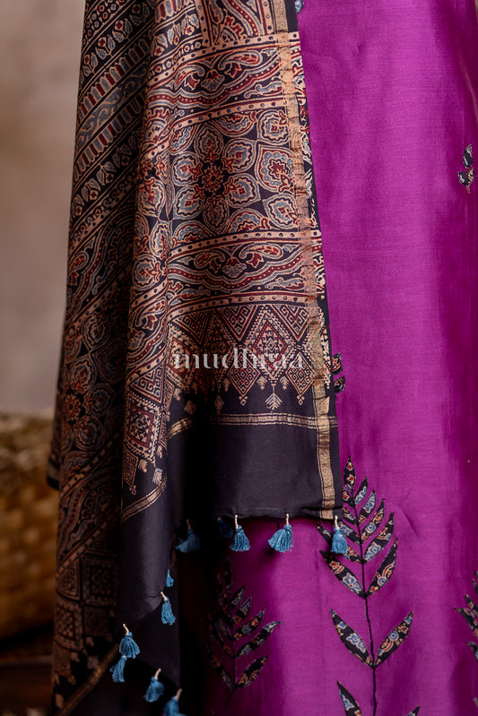 PURPLE CHANDERI APPLIQUE SUIT SET