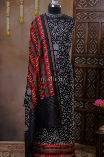BLACK & WHITE PRINTED MOONGA SUIT SET