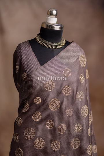 FOSSIL GREY EMBROIDERED GEOMETRICAL TUSSAR SAREE