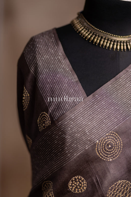 FOSSIL GREY EMBROIDERED GEOMETRICAL TUSSAR SAREE