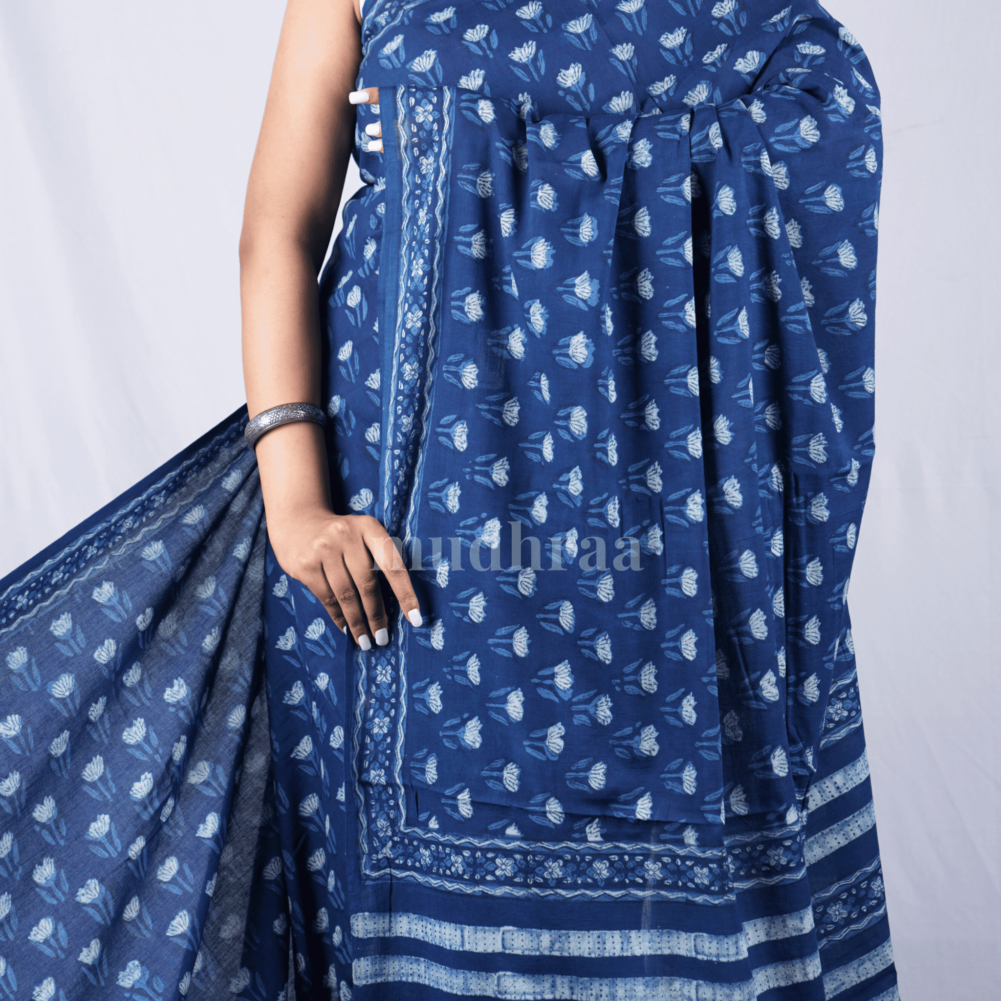 INDIGO DAISY AJRAKH HANDBLOCK PRINTED MUL COTTON SAREE