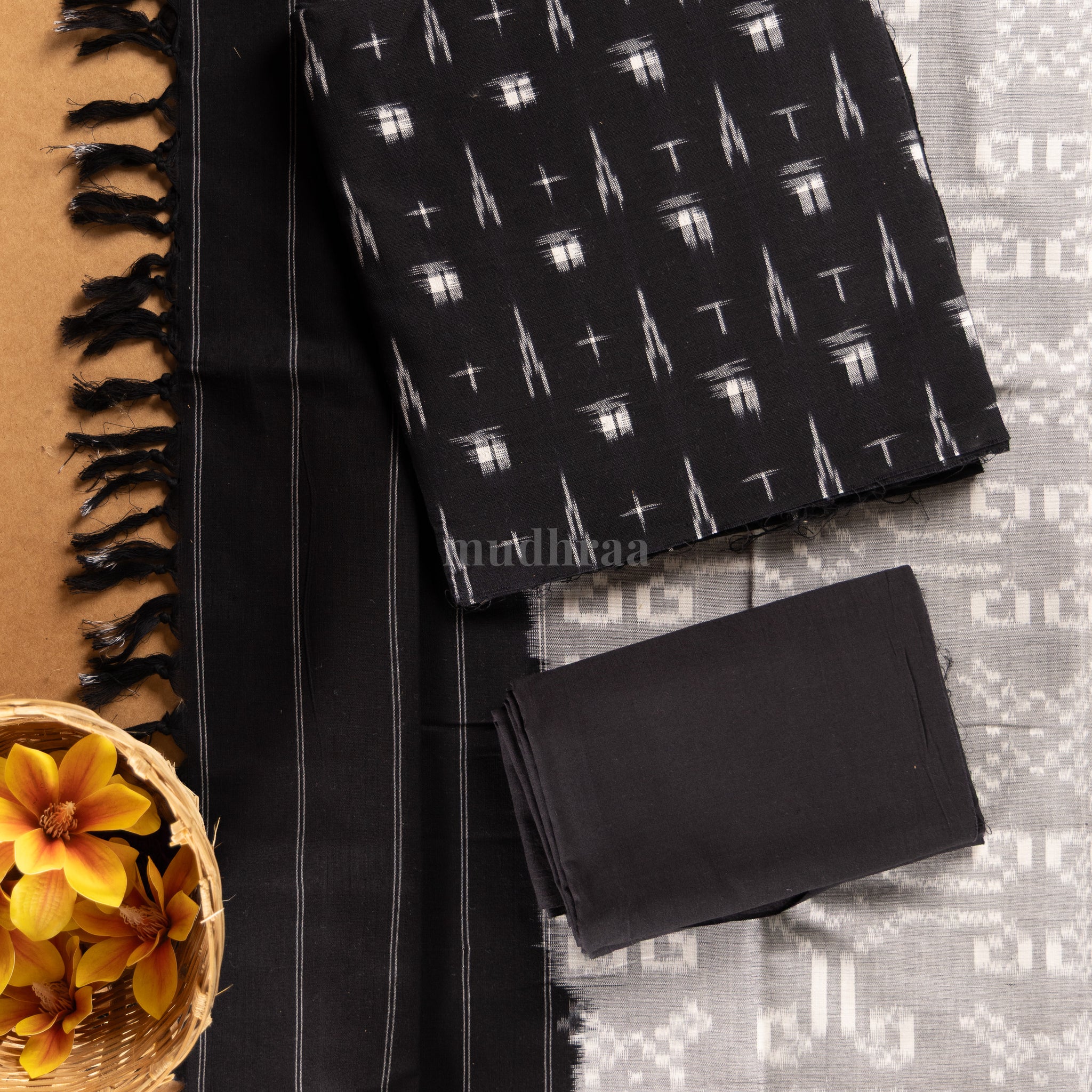 BLACK & WHITE TELIA IKKAT SUIT SET